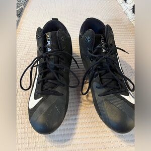 Used Nike Football Cleats. Black. Size 14.